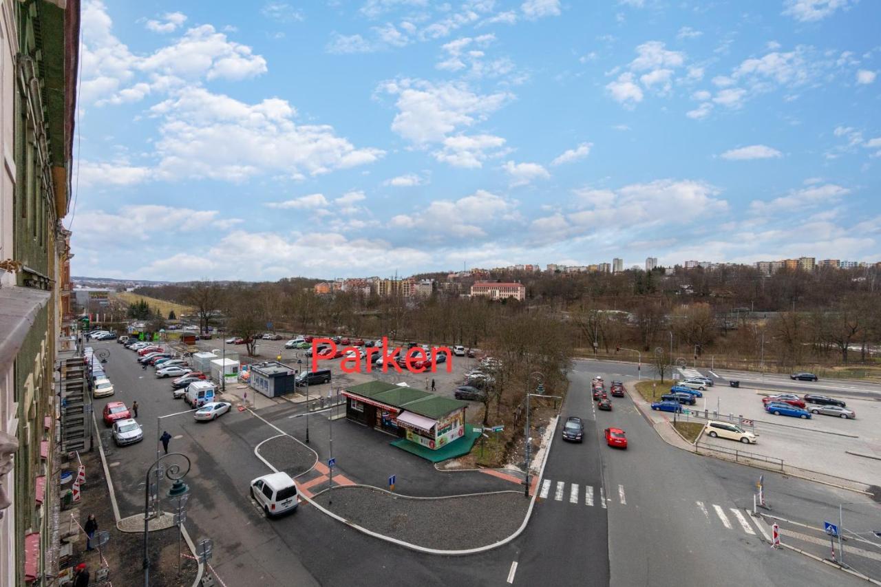 Apartman Nostalgia Karlovy Vary Bagian luar foto