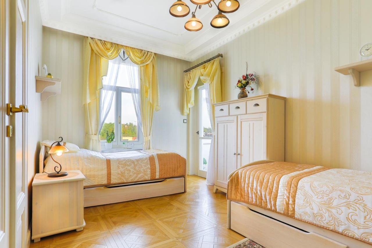 Apartman Nostalgia Karlovy Vary Bagian luar foto