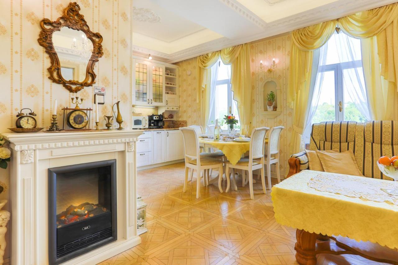 Apartman Nostalgia Karlovy Vary Bagian luar foto